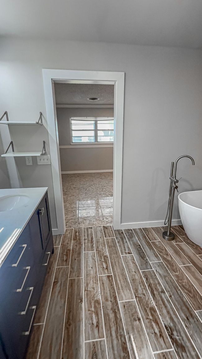 1690 W Us Highway 70, House other with 4 bedrooms, 5 bathrooms and null parking in Plainview TX | Image 53