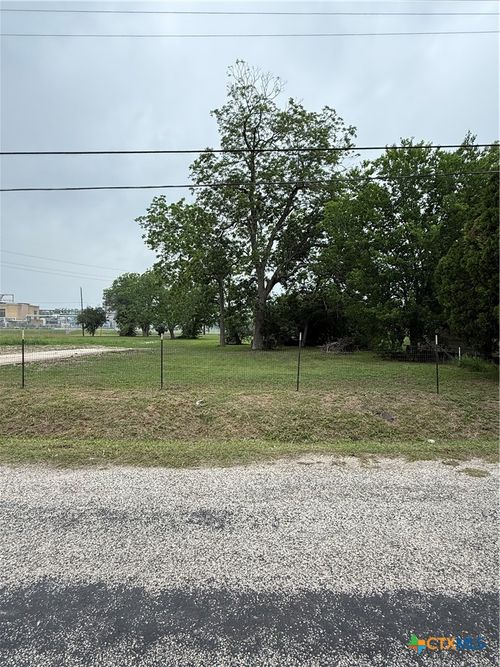 1105 S De Leon St. Street, Victoria, TX, 77901 | Card Image