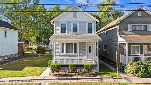 15 Manhattan St, ASHLEY, PA, 18706-2309 | Card Image