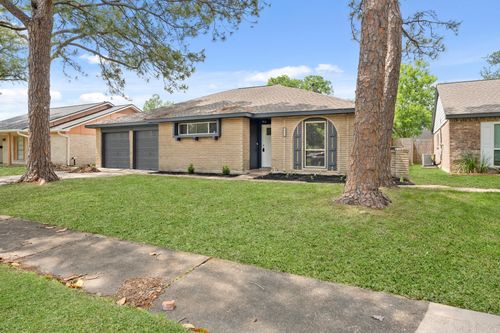 16114 Reseda Cir, Houston, TX, 77062-5105 | Card Image