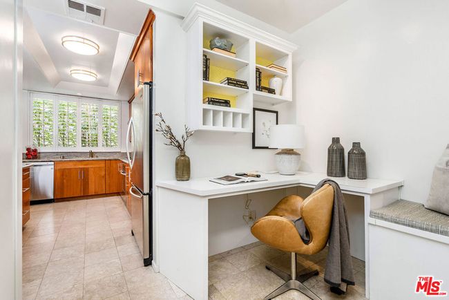 204 - 1830 Westholme Ave, Condo with 2 bedrooms, 3 bathrooms and 2 parking in LOS ANGELES CA | Image 27