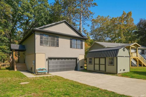 11244 W Horseshoe Bend Rd, Brookston, IN, 47923-7037 | Card Image