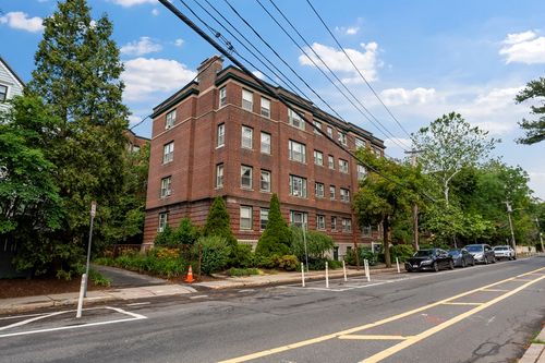 b2-52 Garden St, Cambridge, MA, 02138-1550 | Card Image
