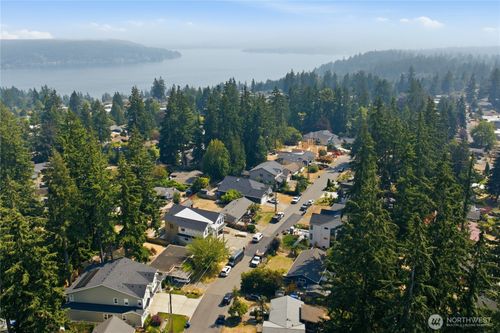 1002 167th Pl Ne, Bellevue, WA, 98008-3743 | Card Image