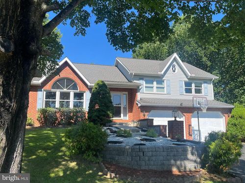 106 Delta Ct, WERNERSVILLE, PA, 19565-1645 | Card Image