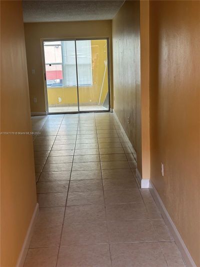 1111 - 1890 W 56th St, Condo with 3 bedrooms, 2 bathrooms and null parking in Hialeah FL | Image 3