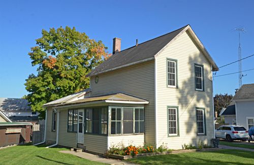 611 Lake Street, Baraboo, WI, 53913 | Card Image