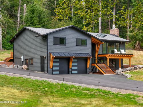 37671 Timber Ln, Astoria, OR, 97103-8504 | Card Image