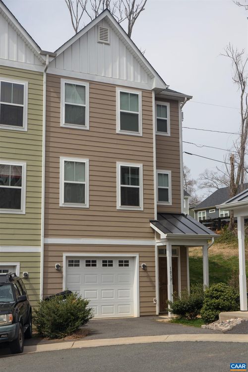f-103 Longwood Dr, CHARLOTTESVILLE, VA, 22903-4339 | Card Image
