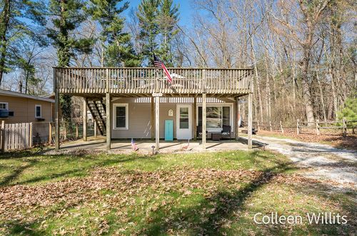 11327 Hemlock St, Holton, MI, 49425-9752 | Card Image