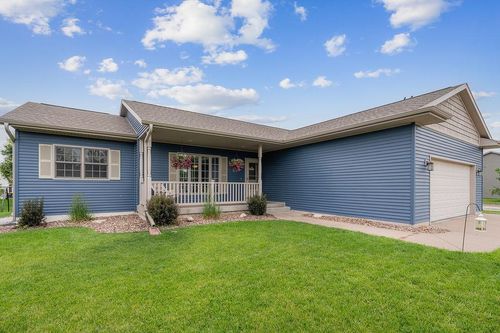 901 Winchester Ln, Holmen, WI, 54636-8713 | Card Image