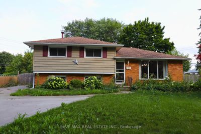 1085 St Laurent Dr, House other with 3 bedrooms, 2 bathrooms and 8 parking in Sarnia ON | Image 1