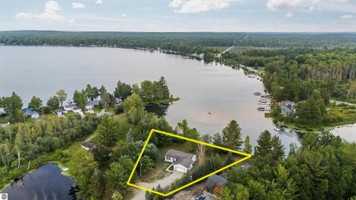 3792 Cove Dr Ne, Kalkaska, MI, 49646-8180 | Card Image