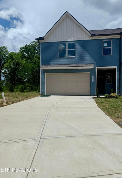 1823 Bennett Village Dr, Maryville, TN, 37804 | Card Image