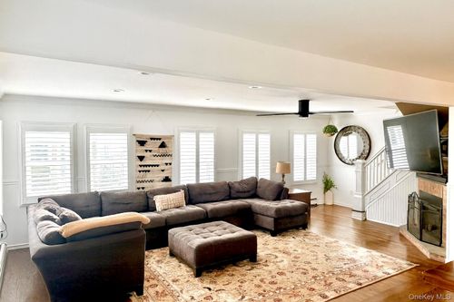 38 E Hamilton Ave, Massapequa, NY, 11758-7718 | Card Image