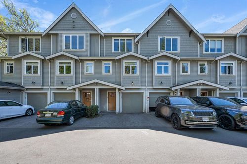 3-2918 Shelbourne St, Victoria, BC, V8R4M6 | Card Image
