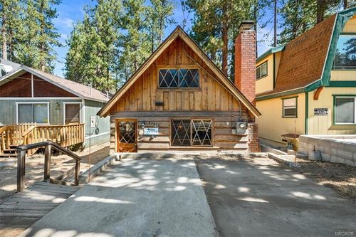 43050 Sunset Dr, Big Bear Lake, CA, 92315-2543 | Card Image