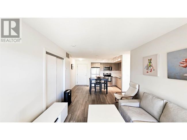 301 - 775 Academy Way, Condo with 3 bedrooms, 3 bathrooms and 1 parking in Kelowna BC | Image 11