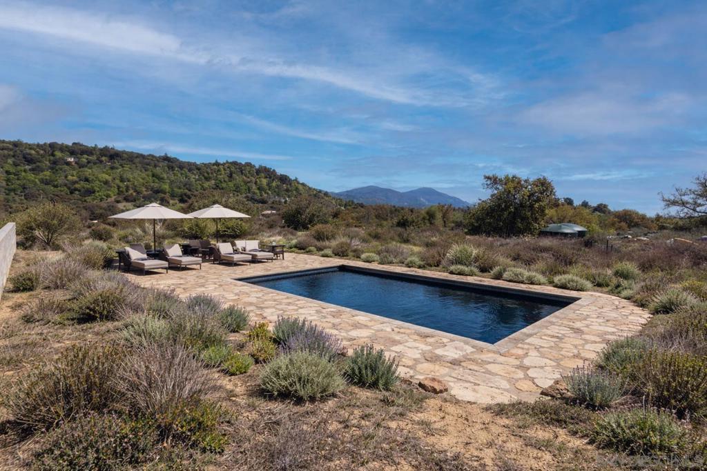 Land in Julian 5