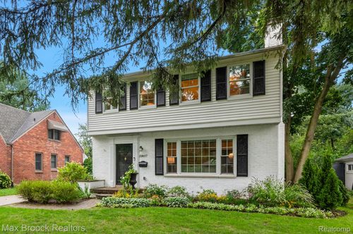 31617 Auburn Dr, Beverly Hills, MI, 48025-4221 | Card Image