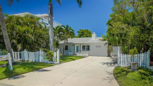 165 Tyler Dr, SARASOTA, FL, 34236-2030 | Card Image