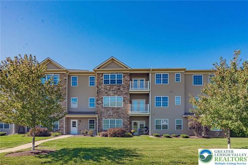 6885 Pioneer Dr, Macungie, PA, 18062-8579 | Card Image