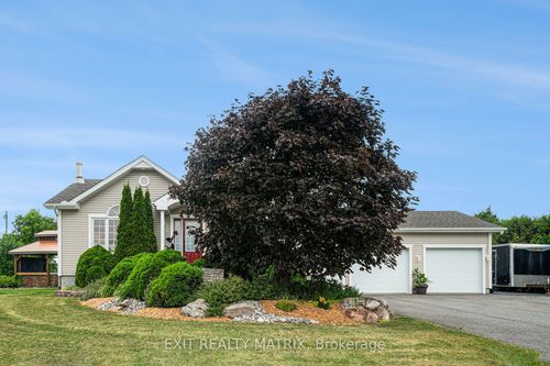 2713 County Rd 3, Saint Isidore, ON, K0C2B0 | Card Image