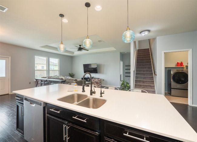 6900 Midlothian Dr, House other with 5 bedrooms, 4 bathrooms and 2 parking in Austin TX | Image 15