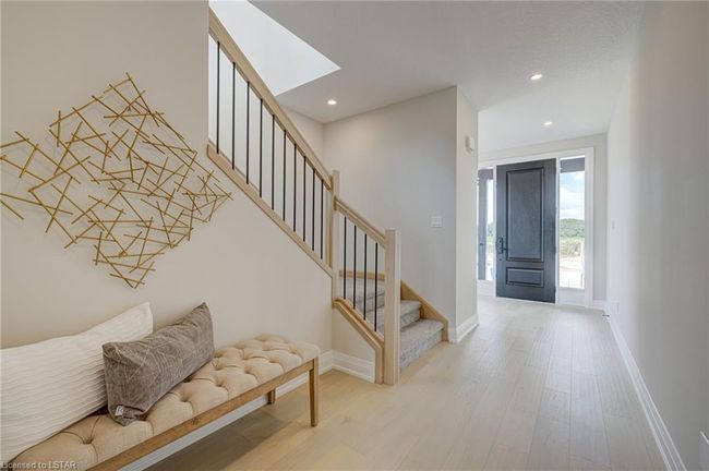 6477 Royal Magnolia Ave, House other with 3 bedrooms, 2 bathrooms and 2 parking in London ON | Image 8