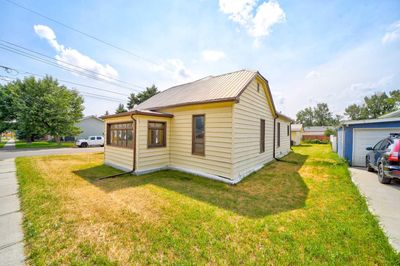 1062 Morden Ave, House detached with 3 bedrooms, 1 bathrooms and 2 parking in Pincher Creek AB | Image 3