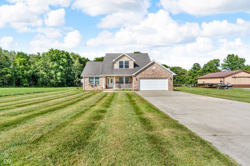 8867 W County Road 75 S, Greencastle, IN, 46135-7742 | Card Image