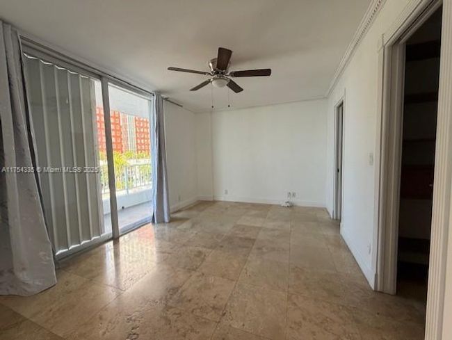 APT-4A - 200 Se 15 Th Rd, Condo with 1 bedrooms, 2 bathrooms and null parking in Miami FL | Image 4