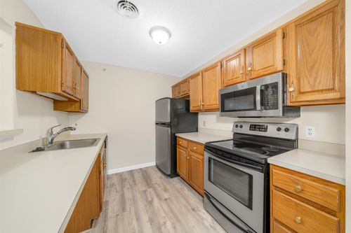 202-3 Bartemus Trl, Nashua, NH, 03063-7629 | Card Image