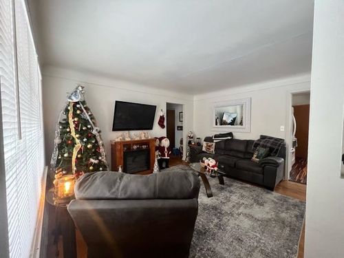 5413 Fleming Rd, Flint, MI, 48504-7065 | Card Image