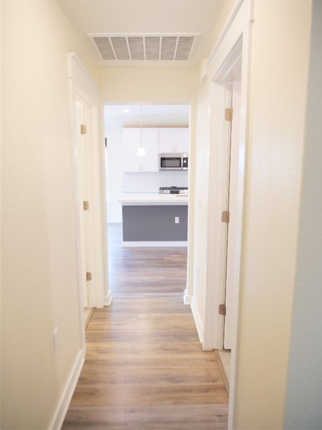 Bedroom 2 & 3 hallway | Image 19