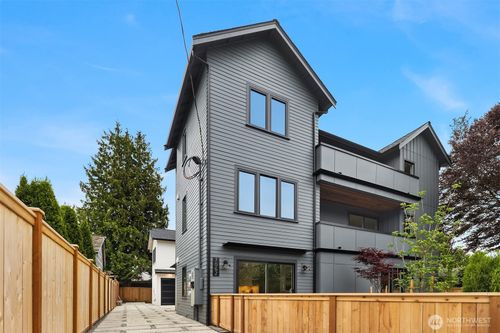 7062 Cleopatra Pl Nw, Seattle, WA, 98117-4959 | Card Image