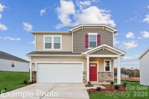 2948 31st Street Ln Ne, Hickory, NC, 28601-9544 | Card Image