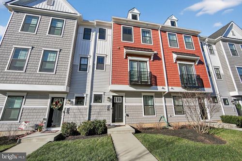 321 Chestnut St, COLLEGEVILLE, PA, 19426-2632 | Card Image