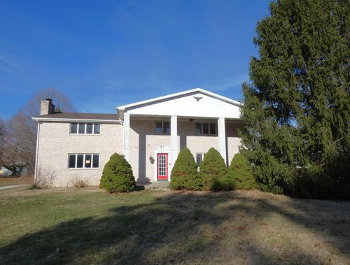 1968 Colfax Ave, Benton Harbor, MI, 49022-6713 | Card Image