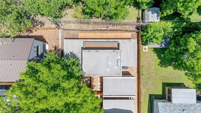 B - 2107 Maple Ave, House other with 2 bedrooms, 2 bathrooms and 1 parking in Austin TX | Image 22