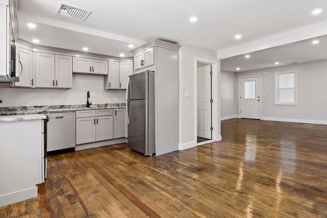 1 - 31 Farnum Pike, Condo with 3 bedrooms, 2 bathrooms and 2 parking in Smithfield RI | Image 10