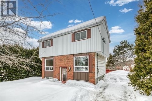 8 Maplewood Cres, Garson, ON, P3L1G8 | Card Image