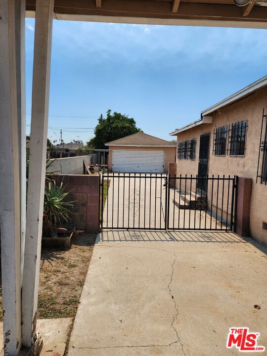 Residential in Compton 2