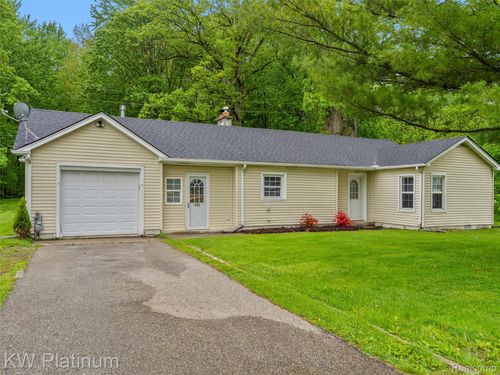 5220 County Line Rd, Lenox, MI, 48048-2313 | Card Image