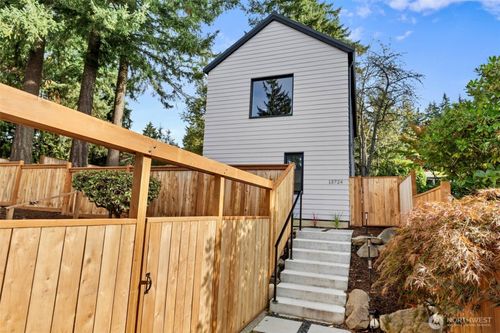 3-13726 22nd Ave Ne, Seattle, WA, 98125-3314 | Card Image