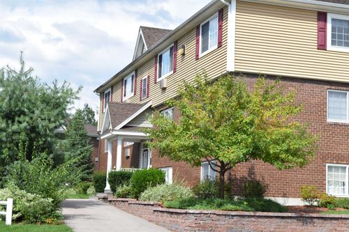 45-3911 Old Brown Avenue, Manchester, NH, 03104 | Card Image