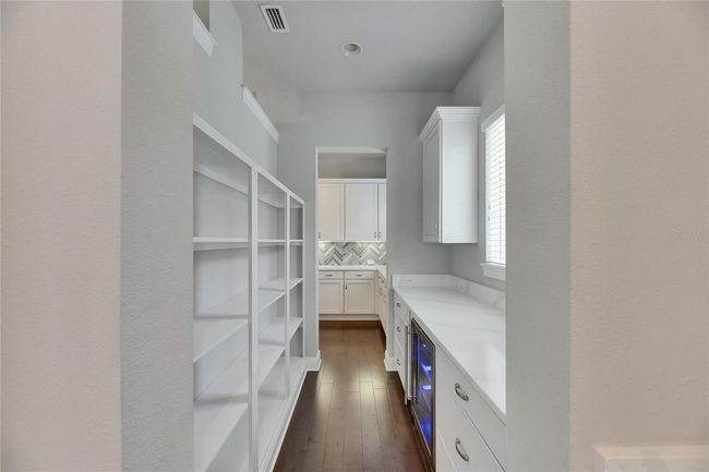 Butler Pantry | Image 16