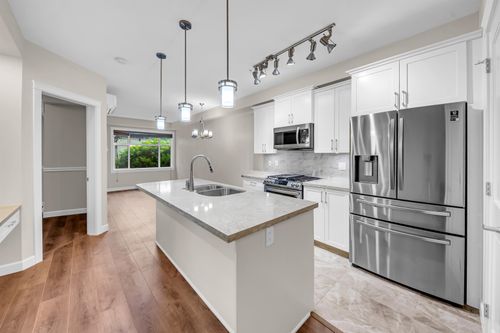 201-20328 86 Avenue, Langley, BC, V2Y3L5 | Card Image