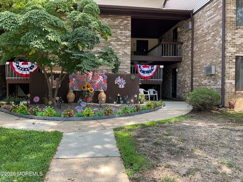 e-177 Amberly Dr, Manalapan, NJ, 07726-2551 | Card Image
