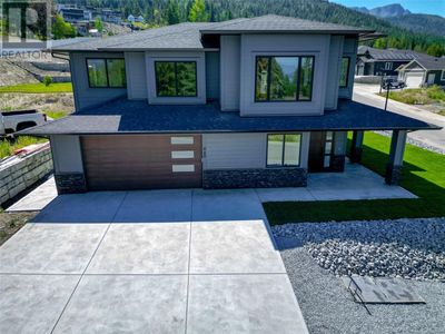 960 15 St Se, House other with 4 bedrooms, 3 bathrooms and 2 parking in Salmon Arm BC | Image 1